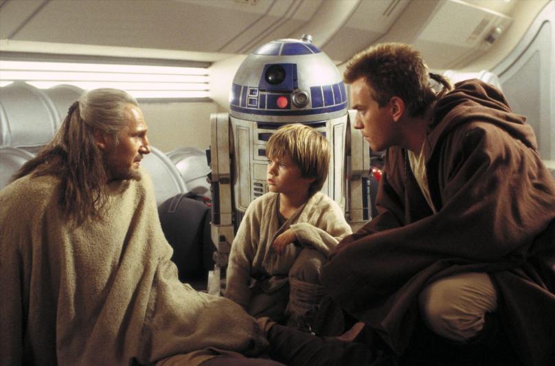 still-of-ewan-mcgregor,-liam-neeson-and-jake-lloyd-in-star-wars_-episode-i-the-phantom-menace-(1999)-large-picture